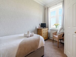 8 bedrooms, WiFi (free), bed sheets - 8 bedroom accommodation in Goathland, near Whitby (Goathland, near Whitby)