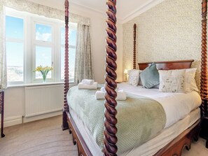 8 bedrooms, free WiFi, bed sheets - 8 bedroom accommodation in Goathland, near Whitby (Goathland, near Whitby)