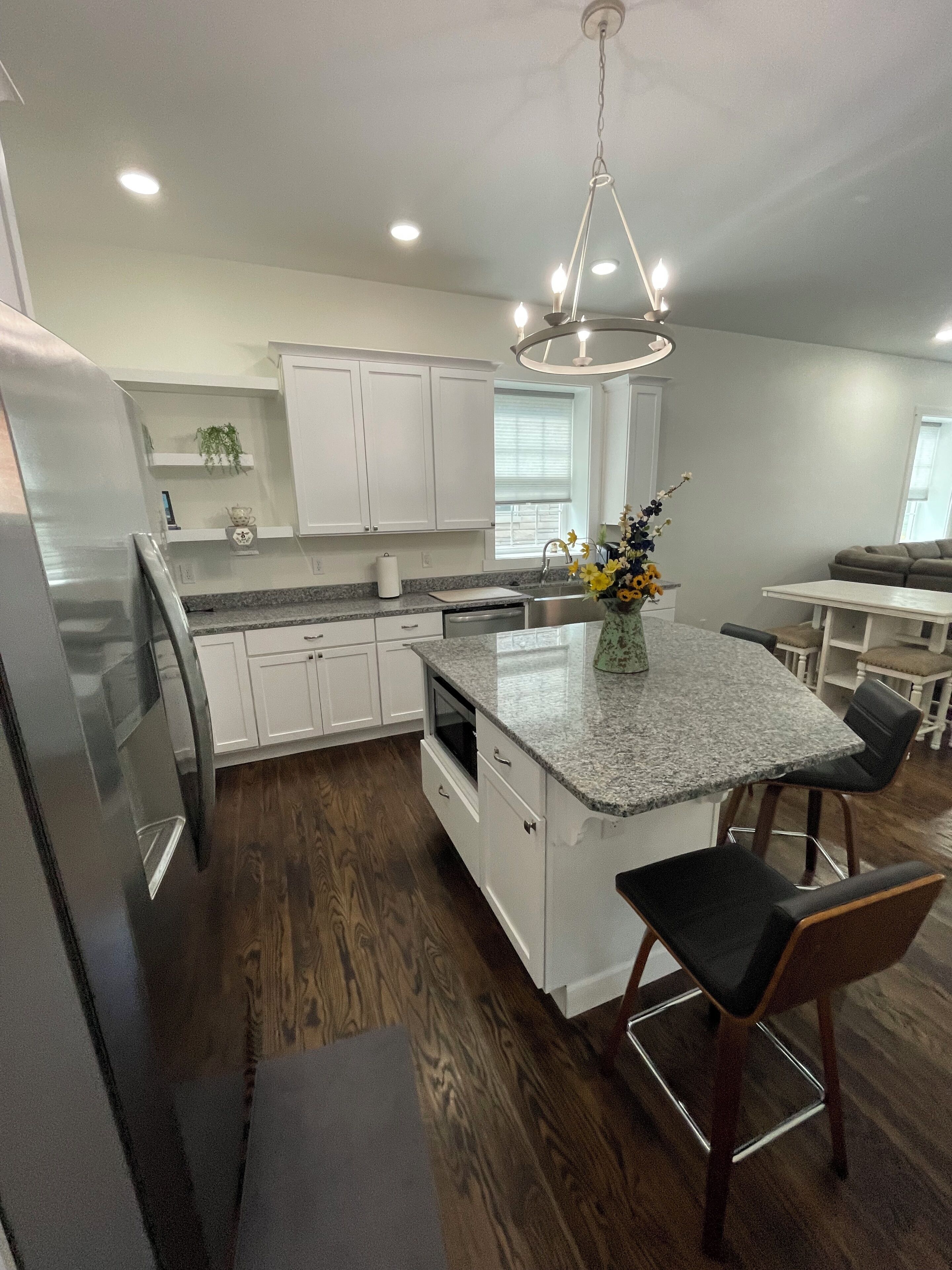 冰箱、微波炉、烤箱、炉灶