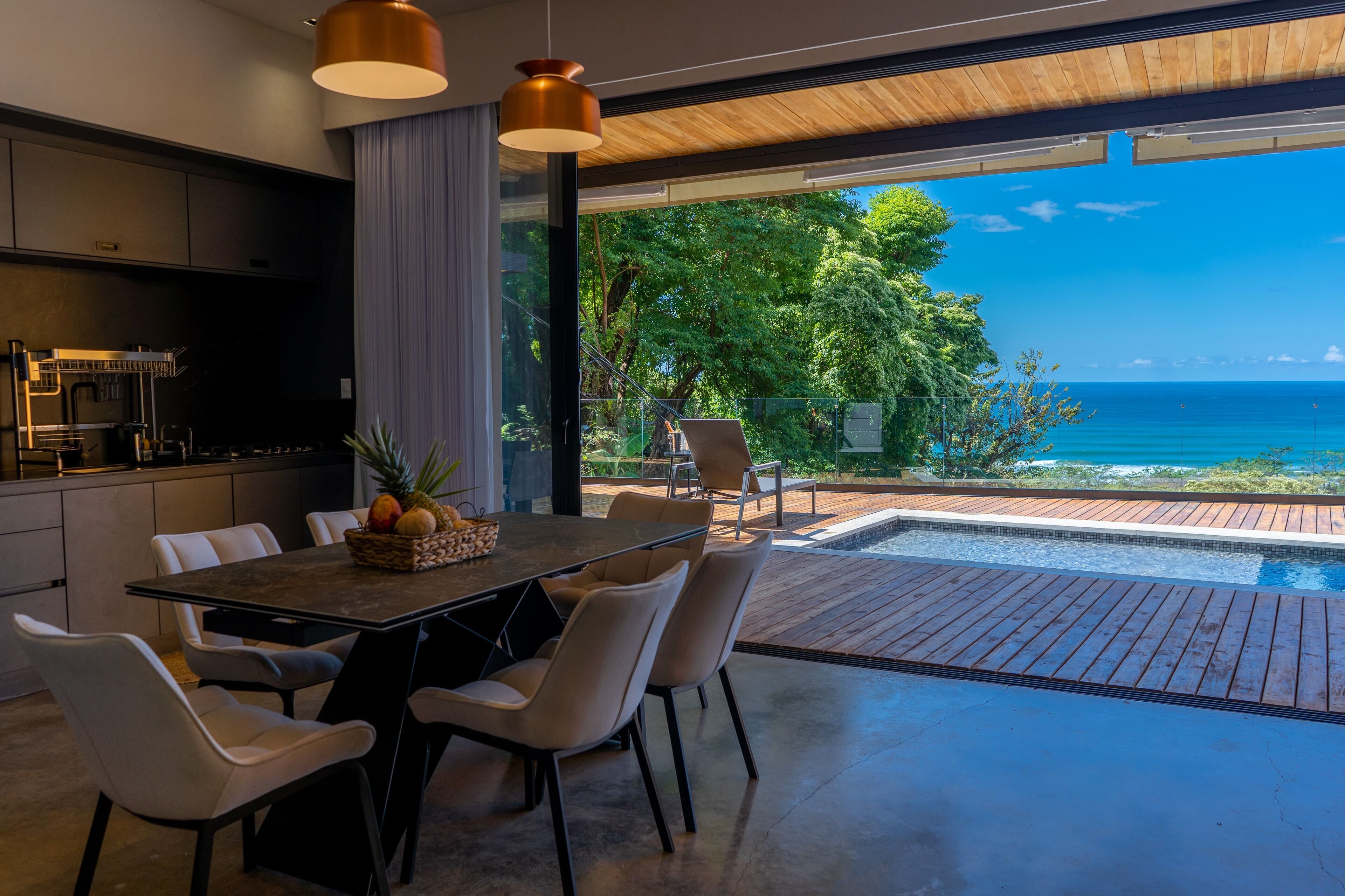 Vila Mewah | Dapur pribadi | Lemari es, microwave, oven, dan kompor