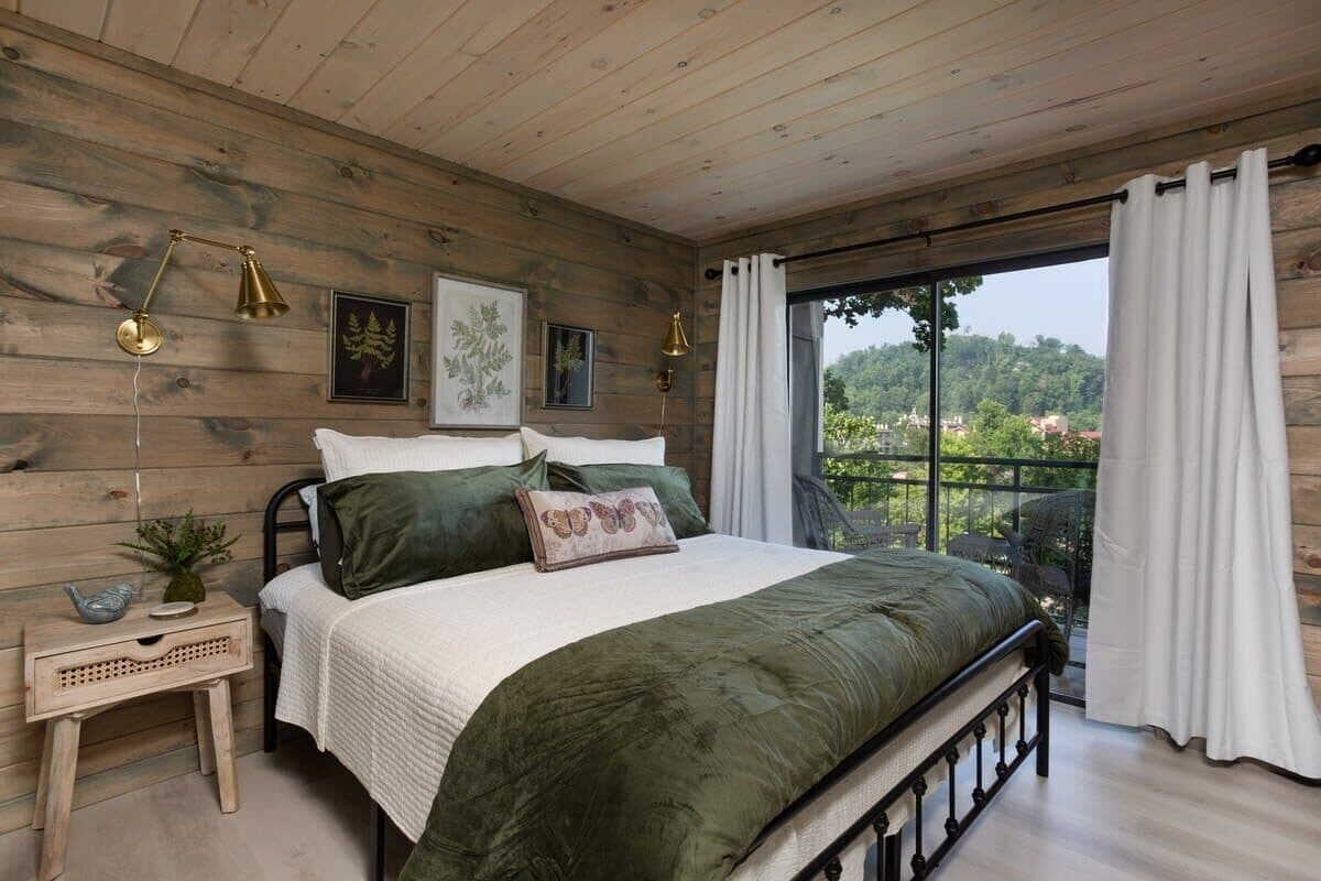 1 dormitorio, tabla de planchar con plancha, wifi y ropa de cama