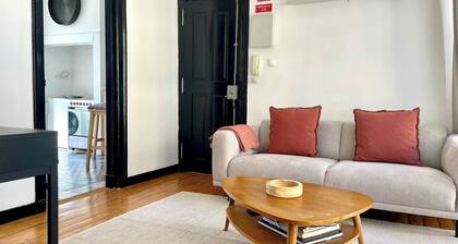 Central Hidden Gem Rustic Modern 2BDR City Flat