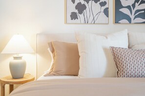 2 habitaciones, escritorio, tabla de planchar con plancha y wifi gratis 