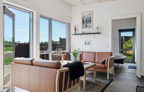 TV, fireplace - 4 bedroom lovely home in Skjern (Skjern)