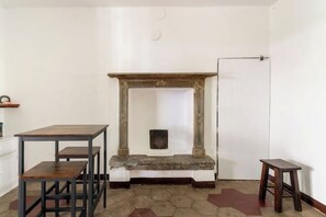 Interior - 1 Bedroom Apartment in Bergamo (Bergamo)