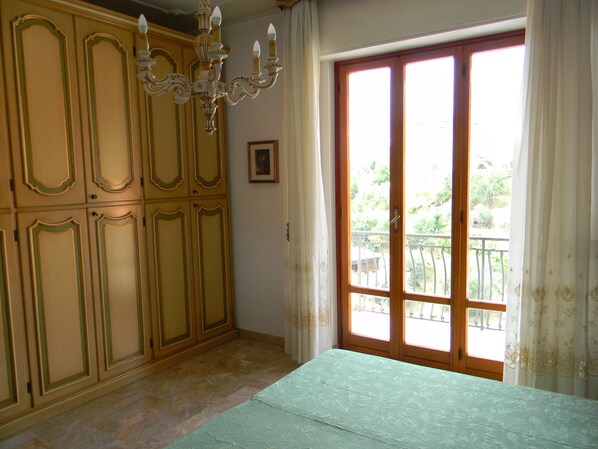 2 bedrooms, iron/ironing board, travel crib, free WiFi