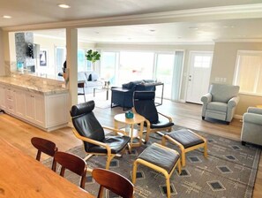 Interior - Oceanfront Santa Cruz Retreat (Santa Cruz)