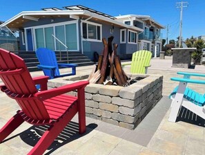Terrace/patio - Oceanfront Santa Cruz Retreat (Santa Cruz)