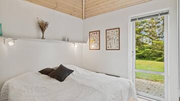 3 bedrooms, travel cot, free WiFi