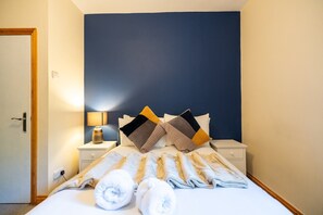 2 Schlafzimmer, Schreibtisch, Bügeleisen/Bügelbrett, Internetzugang