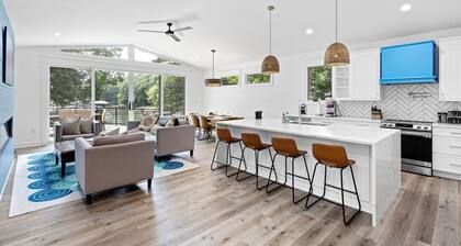 King Suite, Kayaks, Lake, Luxury Magazine Featured