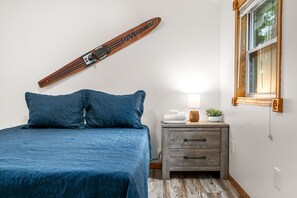 3 bedrooms, desk, free WiFi, bed sheets