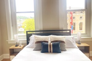 7 Schlafzimmer, Schreibtisch, Bügeleisen/Bügelbrett, kostenloses WLAN