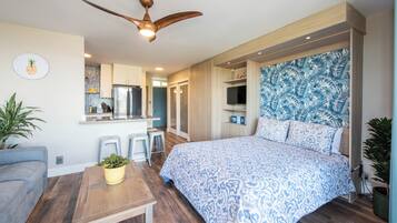 Luxury Studio, 1 Queen Bed with Sofa bed, Ocean View, Beachside | 1 bedroom, premium bedding, individually decorated