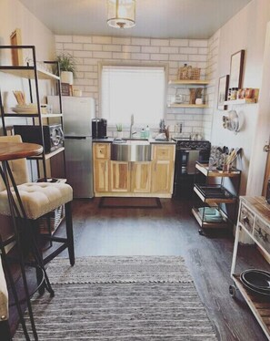 Private kitchen - Cut Bank Studio #7 near Glacier National Park! (Cut Bank)