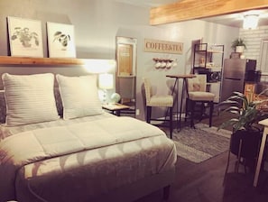 1 bedroom, desk, WiFi - Cut Bank Studio #7 near Glacier National Park! (Cut Bank)