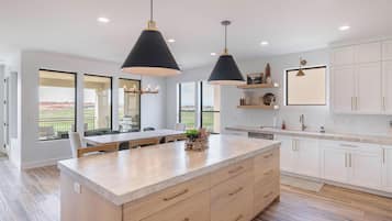 Maison, Plusieurs lits (Getaway On The Green) | Cuisine privée
