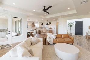 Maison, Plusieurs lits (Getaway On The Green) | Aire de séjour