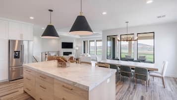 Maison, Plusieurs lits (Getaway On The Green) | Cuisine privée