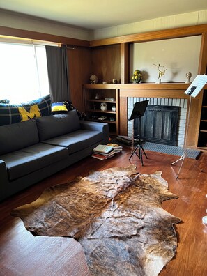 Fireplace - Mid-century modern ranch for rent in the desirable neighborhood of Shelby Twp. (Shelby Township)