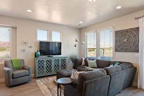 Living area - Desert Haven (St. George)