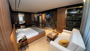 Junior Suite | Premium bedding, minibar, WiFi (free), bed sheets - Hotel Monopol (Peshkopi)