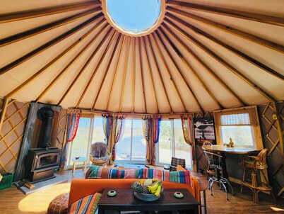 Sky high yurt with amazing view of the river