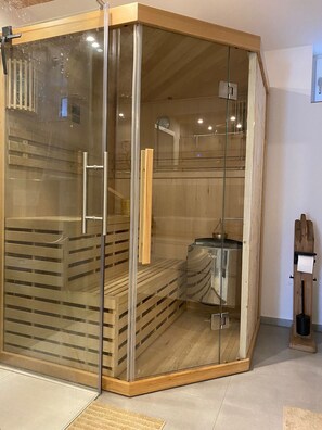 Sauna - Modern vacation apartment in the heart of the Spessart Nature Park with sauna and terrace (Altenbuch)