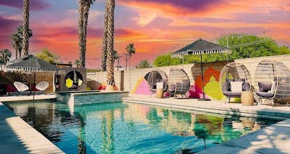 The California Dreamhouse, by Desert Vibes. Saltwater Pool + Hot Tub!