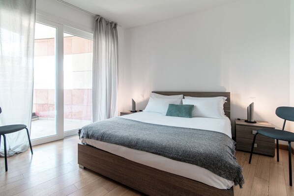 1 bedroom, iron/ironing board, free WiFi, bed sheets