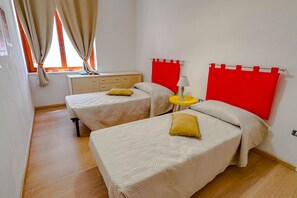 Unclassified image, 2 of 25, button