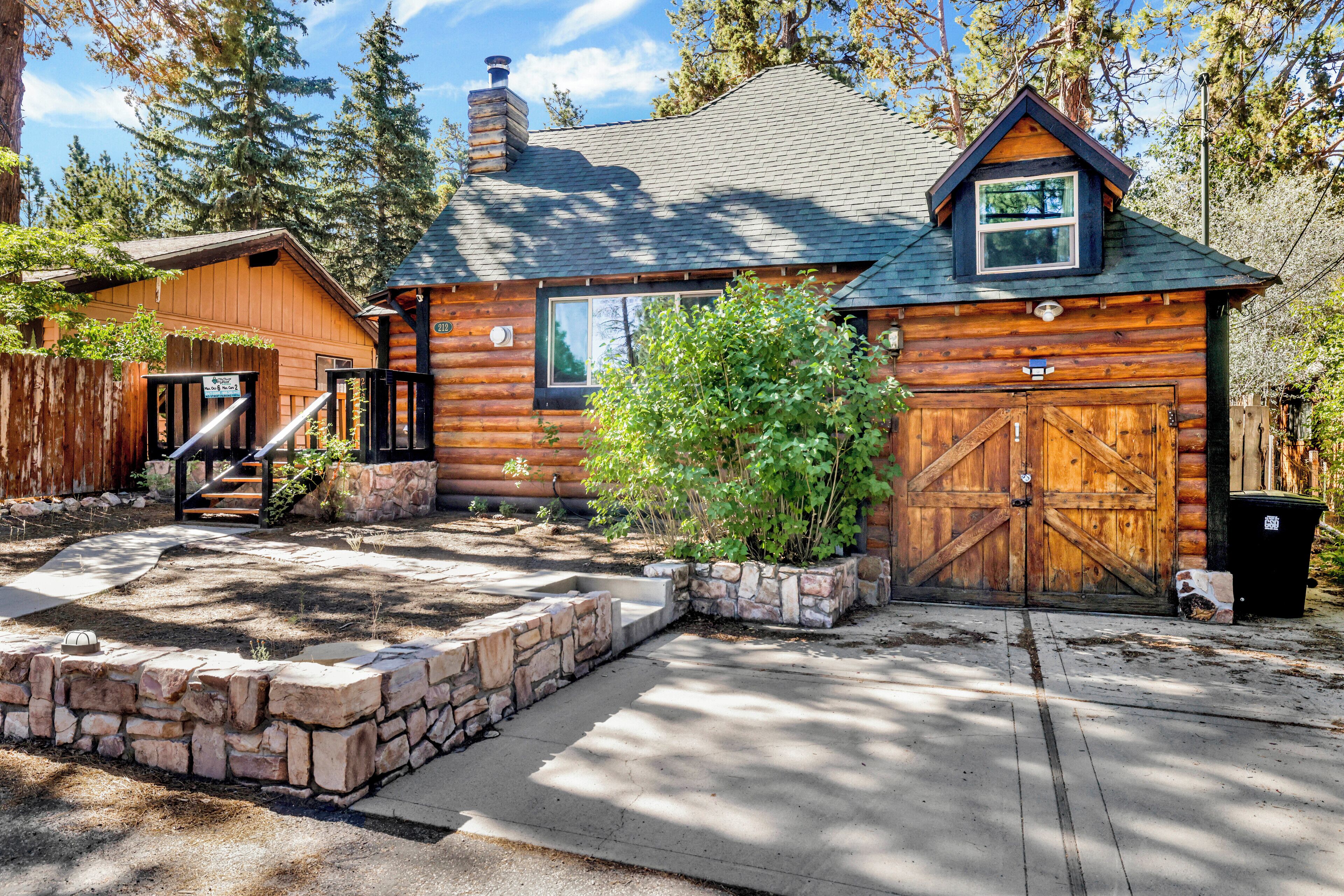 Maltby Modern Log Cabin- Hot Tub- Relaxing Retreat