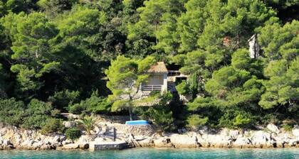 Holiday Houses, Villas Dob - 5m From the sea