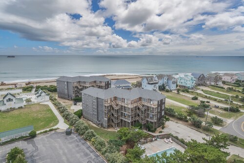 7662- Sea La Vie, | Oceanfront | Island Condominium | Avon | Sleeps 4
