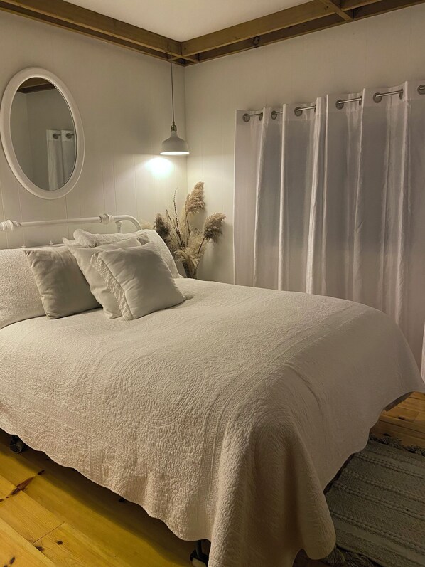 2 Schlafzimmer, Bügeleisen/Bügelbrett, Bettwäsche