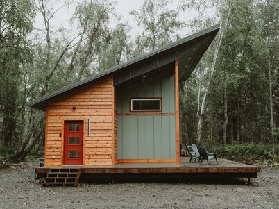 Tri-River Retreat + Bunkhouse, only 5 min from downtown Talkeetna! 