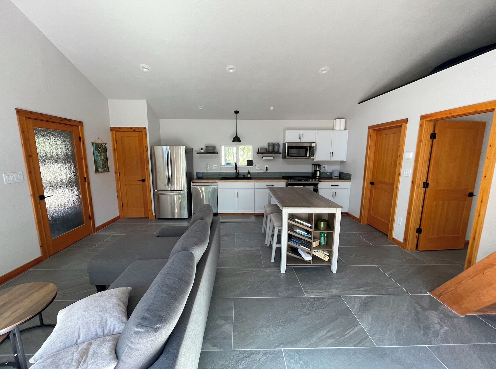 Smart TV, fireplace, DVD player, books