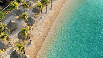 Beach nearby, sun-loungers, beach towels