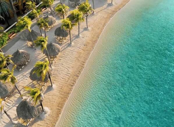 Beach nearby, sun-loungers, beach towels