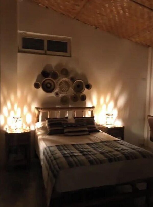1 bedroom, bed sheets