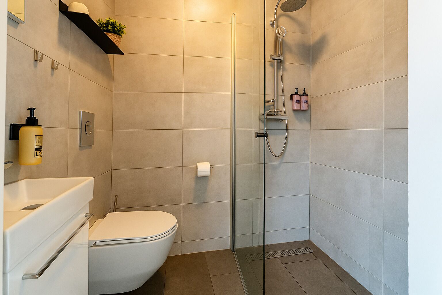 Shower, towels, toilet paper