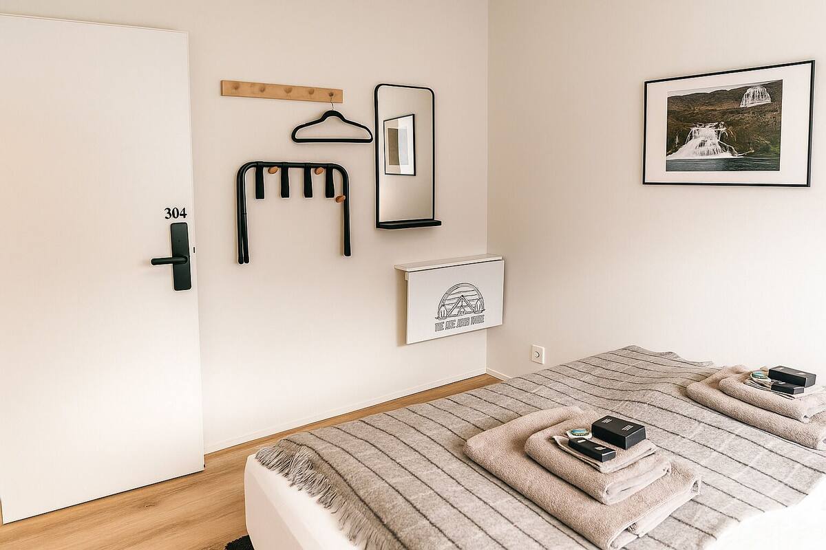 Dobbeltrom – standard, delt bad | Wi-fi (inkludert) og sengetøy