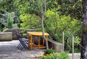 Outdoor dining - Villa mit Pool und Klimaanlage (Krnica)