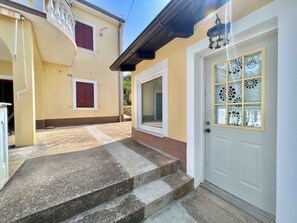 تفاصيل الفندق من الخارج