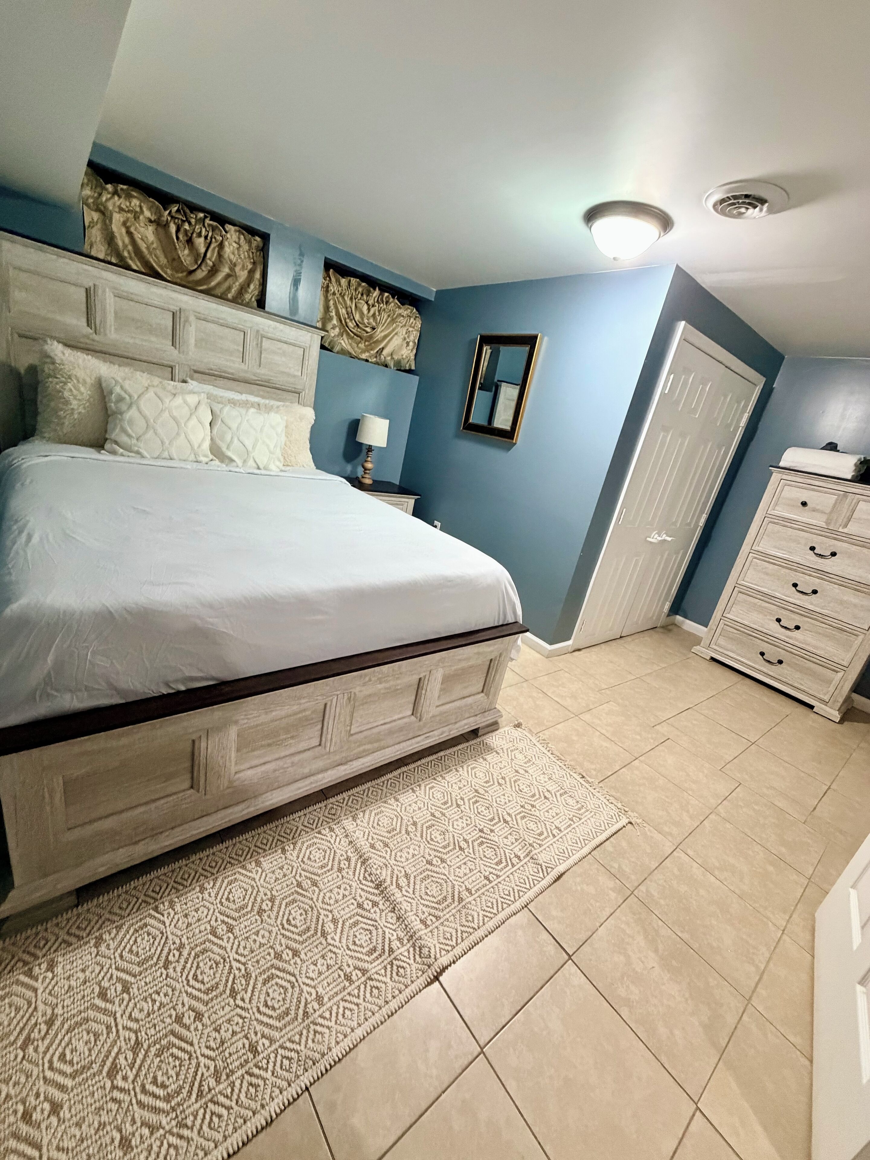 2 chambres, fer et planche à repasser, lit de bébé portatif, Wi-Fi