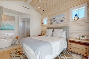 2 bedrooms, desk, free WiFi, bed sheets