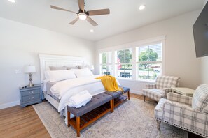 3 soverom, safe på rommet, strykejern/-brett og reiseseng for barn