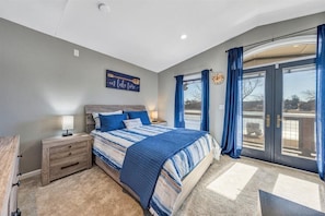 7 bedrooms, free WiFi, bed sheets