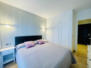 1 habitación, tabla de planchar con plancha, wifi y ropa de cama 