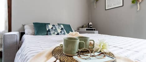 1 habitación, tabla de planchar con plancha, wifi y ropa de cama
